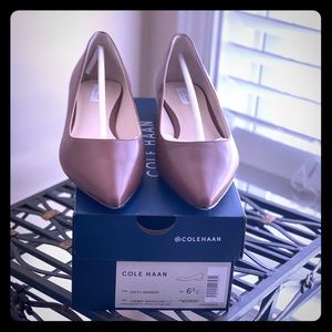 COLE HAAN wide shoes